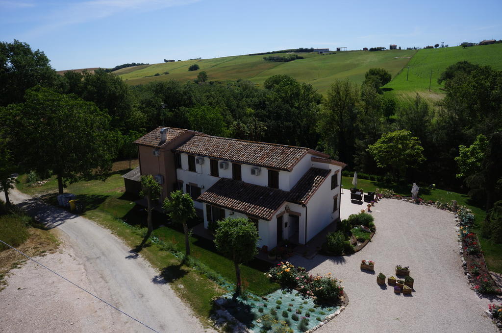 Agriturismo La Cantina Di Bacco Guest House Loretello Exterior photo